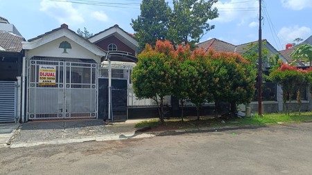 dijual rumah strategis siap huni area kencana loka bsd city shm pembayaran bisa kpr