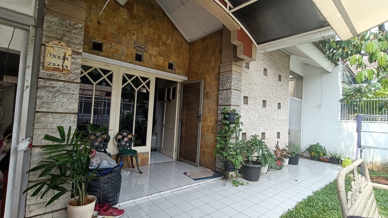 dijual rumah strategis siap huni area kencana loka bsd city shm pembayaran bisa kpr