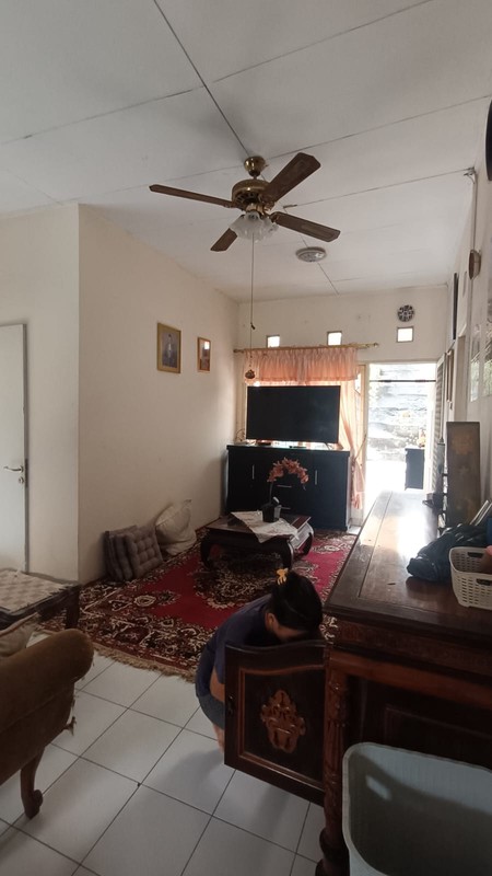 dijual rumah strategis siap huni area kencana loka bsd city shm pembayaran bisa kpr