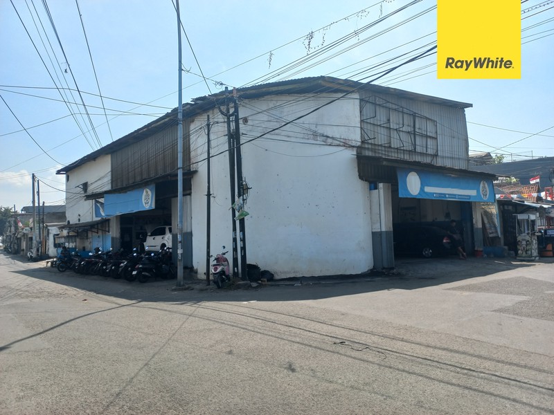 Dijual Rumah Usaha Lelang Dijalan Raya Semampir Surabaya