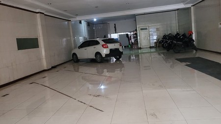 Disewakan Ruko 3 lantai di Jalan Kedungdoro Surabaya Pusat