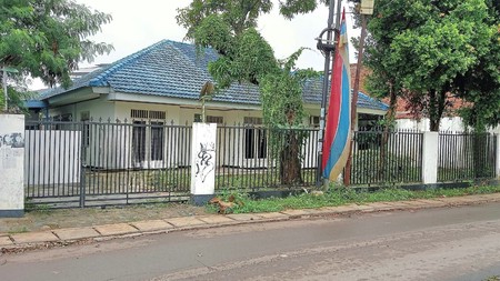 Rumah dengan Halaman Luas Siap Huni dengan Hunian Nyaman dan Asri di Ciputat TImur Tangerang Selatan