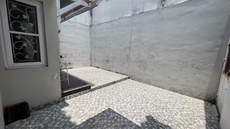 Dijual Rumah Tinggal 2 Lantai Lokasi Strategis di Depok Sleman 