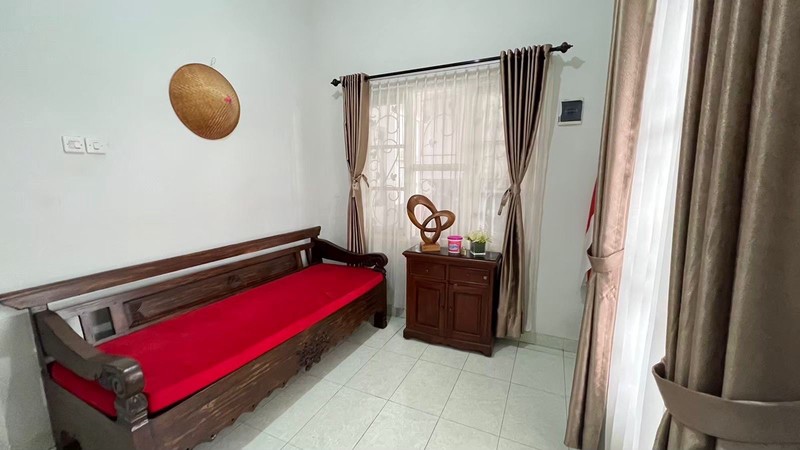 Dijual Rumah Tinggal 2 Lantai Lokasi Strategis di Depok Sleman 