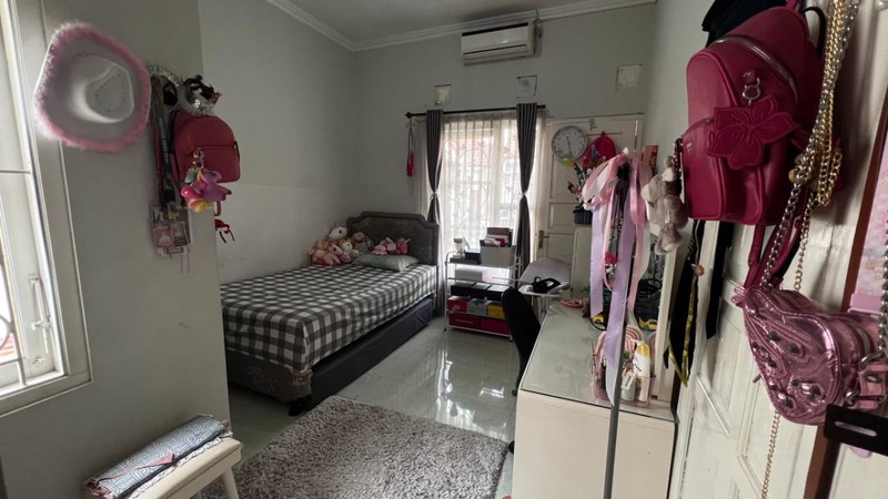 Dijual Rumah Tinggal 2 Lantai Lokasi Strategis di Depok Sleman 