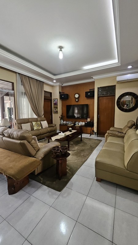 Di jual Rumah siap huni di Jl Merpati Bintaro jaya Sektor 2 - Jaksel