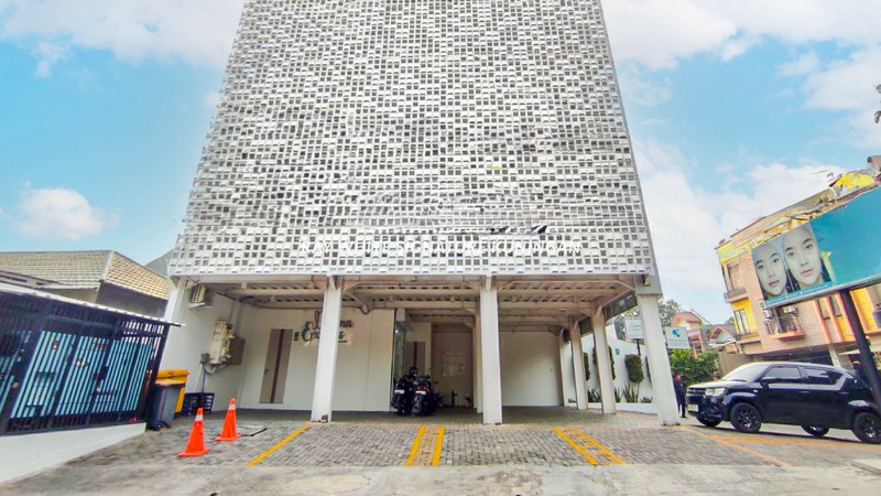 Ruko 4 Lantai Posisi Hook di Jalan Tawakal Ujung Tomang