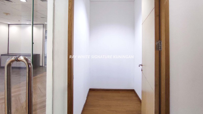 Office Space For Rent Mid Floor New Unit at Menara Sudirman