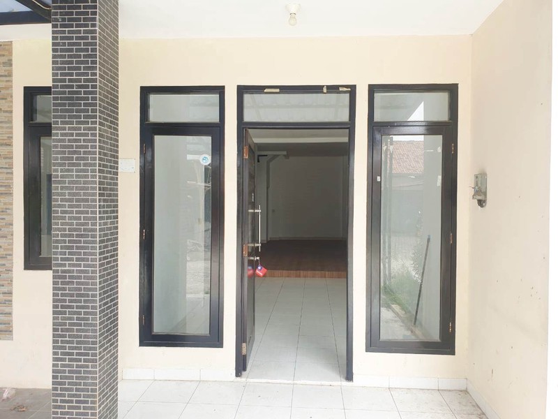 Rumah 2 Lantai, Bebas banjir Lokasi strategis di Pondok Aren