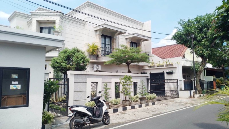 Rumah Bagus, Cantik, Asri, Lokasi strategis dan Bebas Banjir di Pesanggrahan