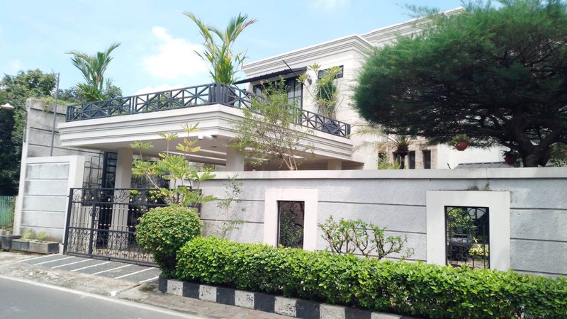 Rumah Bagus, Cantik, Asri, Lokasi strategis dan Bebas Banjir di Pesanggrahan