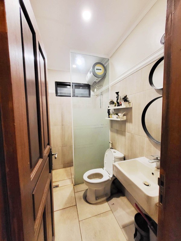 Rumah Bagus, Cantik, Asri, Lokasi strategis dan Bebas Banjir di Pesanggrahan