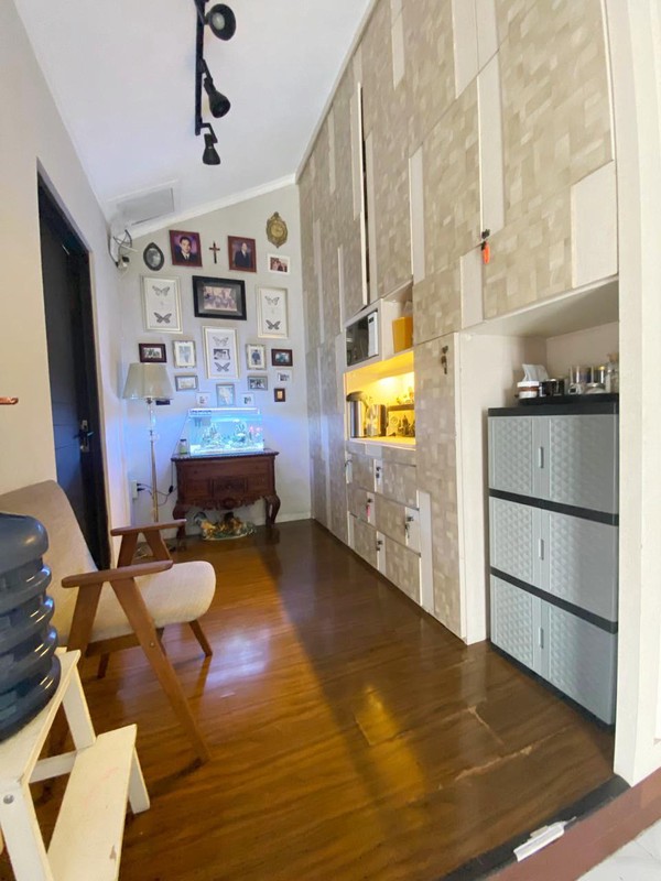 Rumah Bagus, Cantik, Asri, Lokasi strategis dan Bebas Banjir di Pesanggrahan