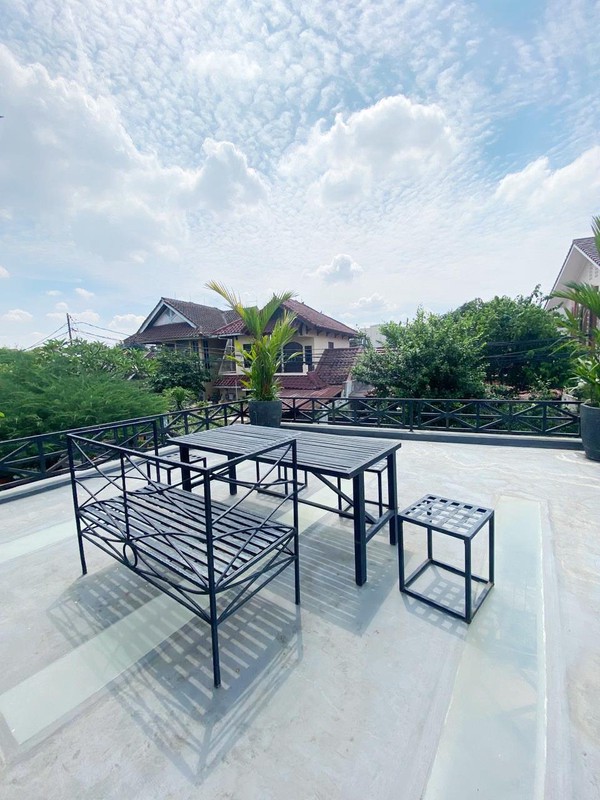 Rumah Bagus, Cantik, Asri, Lokasi strategis dan Bebas Banjir di Pesanggrahan