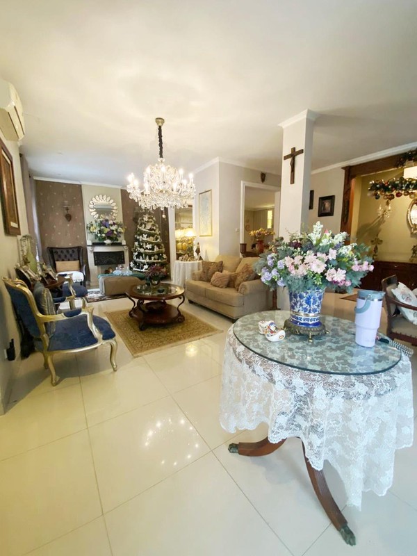 Rumah Bagus, Cantik, Asri, Lokasi strategis dan Bebas Banjir di Pesanggrahan