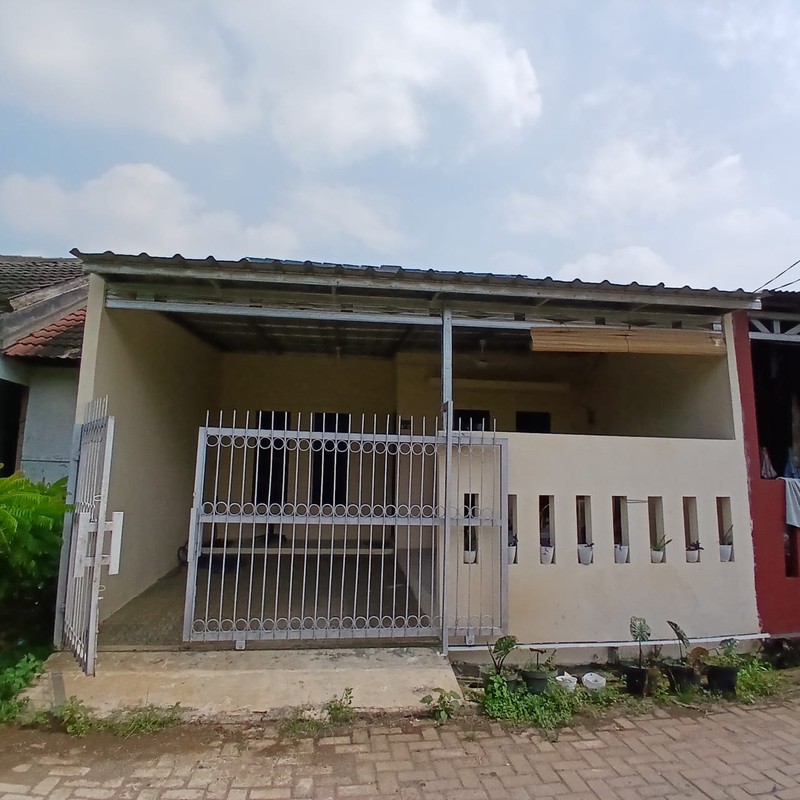 Rumah Asri Di Komplek Griya Parahita Jatake Tangerang