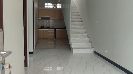 Rumah Baru di Taman Kopo Indah 1