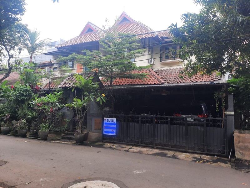 Dijual Rumah 2 Lantai - Lokasi Premium Hang Jebat Kebayoran Baru Jakarta Selatan.
