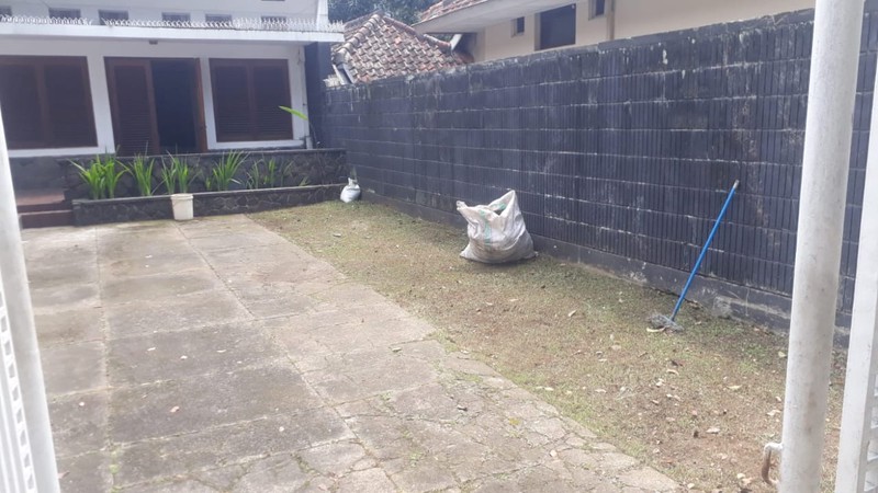 Rumah klasik di sayap dago dekat RS Boromeus