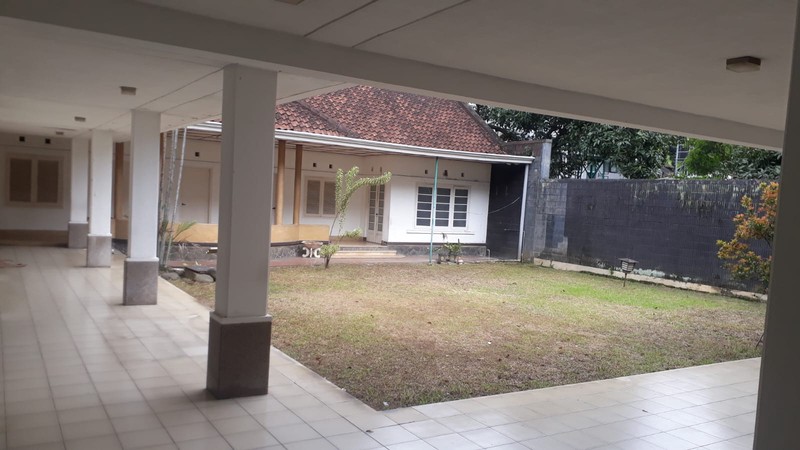 Rumah klasik di sayap dago dekat RS Boromeus