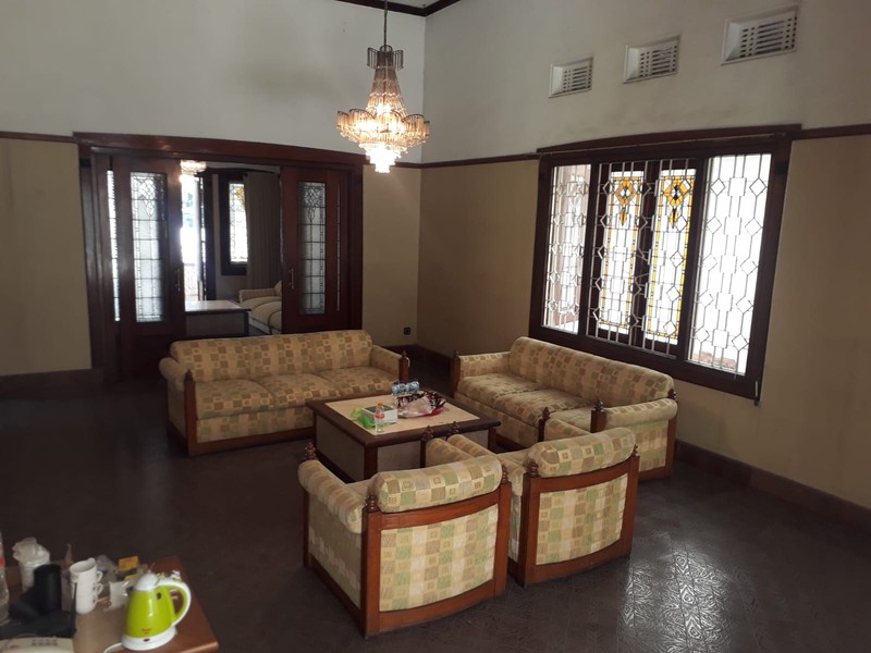 Rumah klasik di sayap dago dekat RS Boromeus