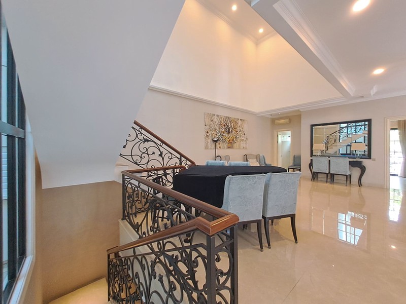 Rumah mewah dekat Senopati, Gunawarman, Kebayoran Baru, Kuningan