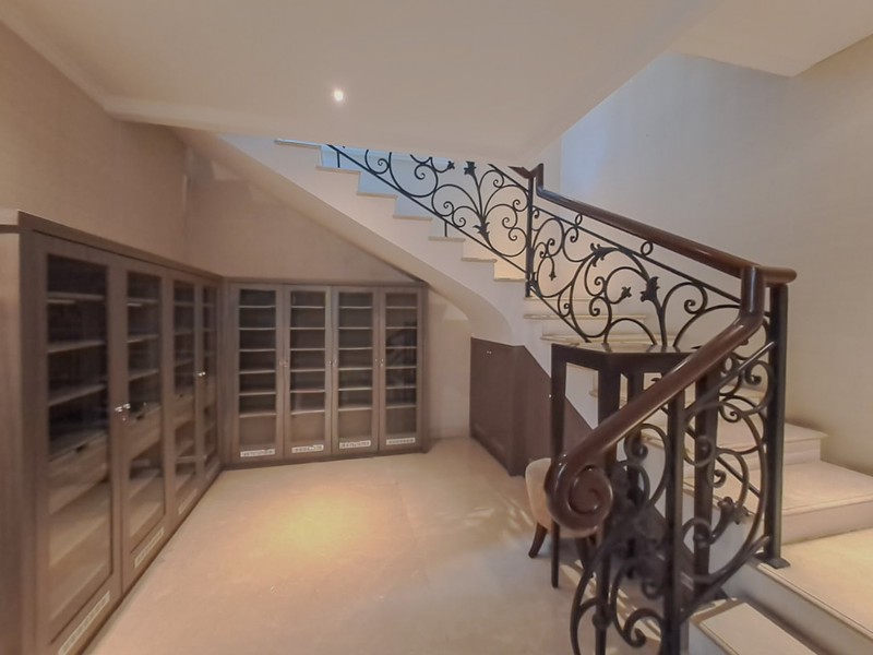 Rumah mewah dekat Senopati, Gunawarman, Kebayoran Baru, Kuningan