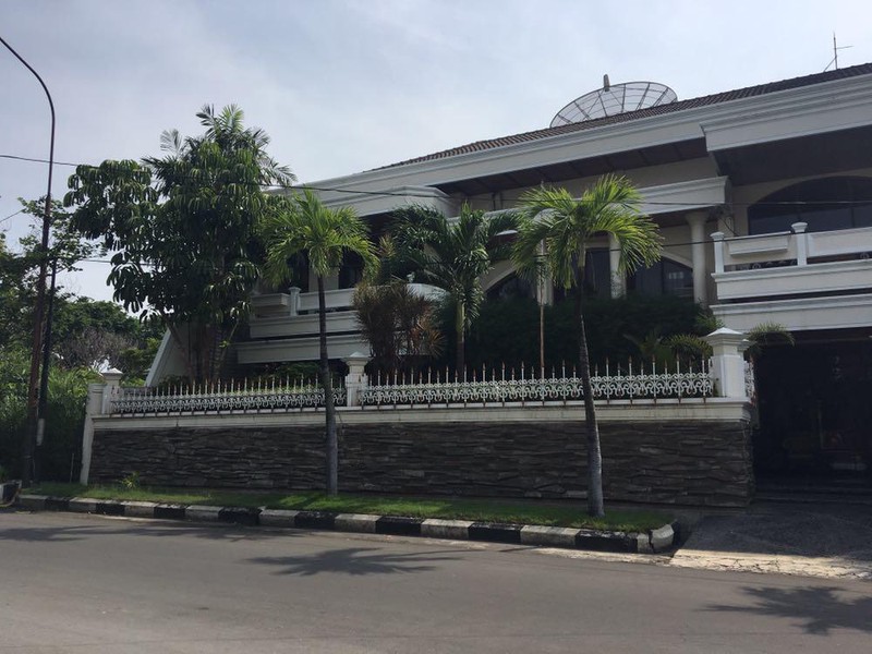 1 565. Dijual Rumah Mewah - Kertajaya Indah Timur, Surabaya  Lokasi Premium &#x2022; Hook &#x2022; Bangunan Besar & Siap Huni