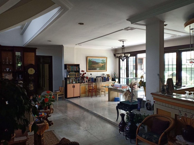 1 565. Dijual Rumah Mewah - Kertajaya Indah Timur, Surabaya  Lokasi Premium &#x2022; Hook &#x2022; Bangunan Besar & Siap Huni