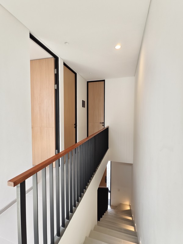 Rumah Mewah Premium di Surabaya Timur, Dekat Tol Tambak Sumur & Bandara Juanda