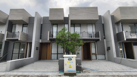 Rumah Mewah Premium di Surabaya Timur, Dekat Tol Tambak Sumur & Bandara Juanda