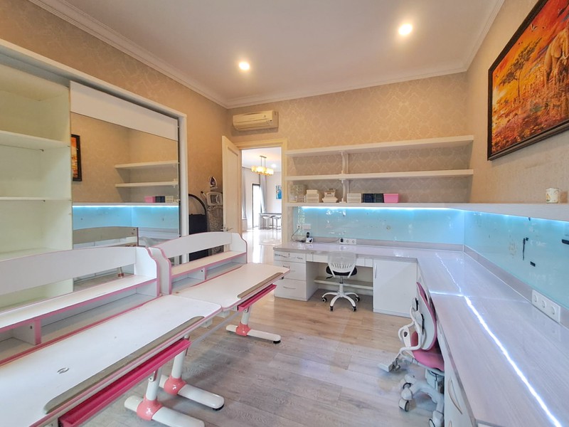 Rumah mewah dekat Senopati, Gunawarman, Kebayoran Baru, Kuningan