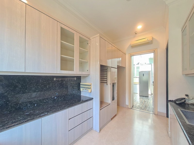 Rumah mewah dekat Senopati, Gunawarman, Kebayoran Baru, Kuningan