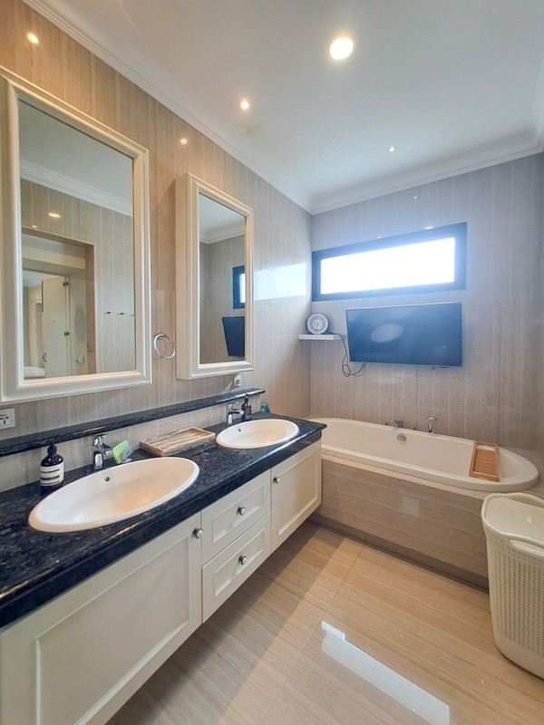 Rumah mewah dekat Senopati, Gunawarman, Kebayoran Baru, Kuningan