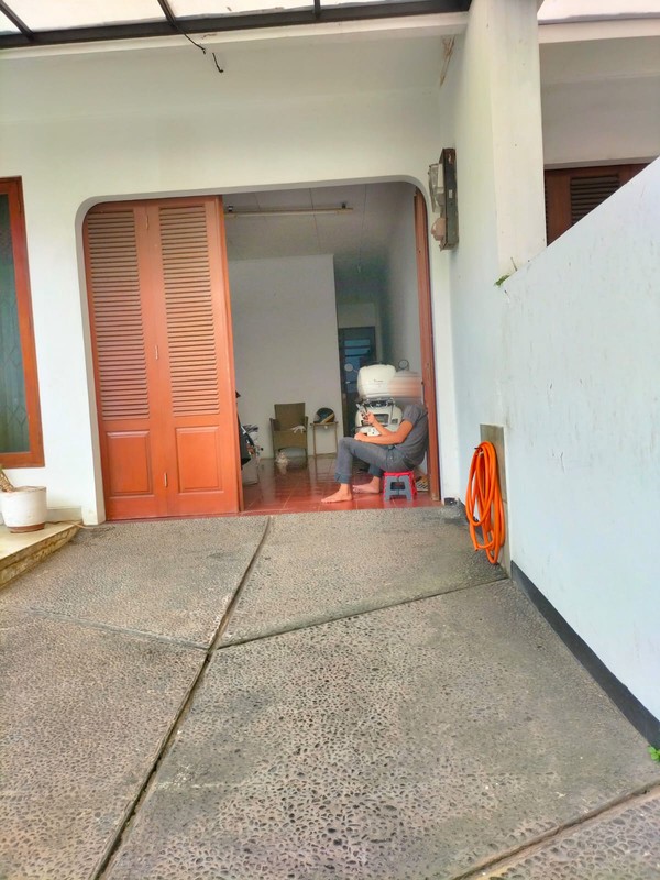 Rumah 2 Lantai Siap Huni dengan KT 5+1 dan KM 3+1 Hunian Nyaman dan Asri @Rempoa.