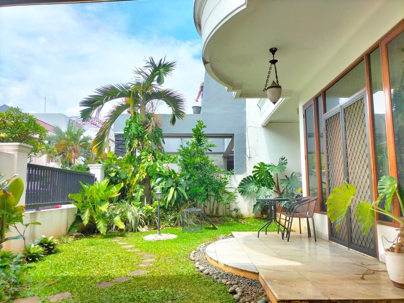 Rumah 2 Lantai Siap Huni dengan KT 5+1 dan KM 3+1 Hunian Nyaman dan Asri @Rempoa.