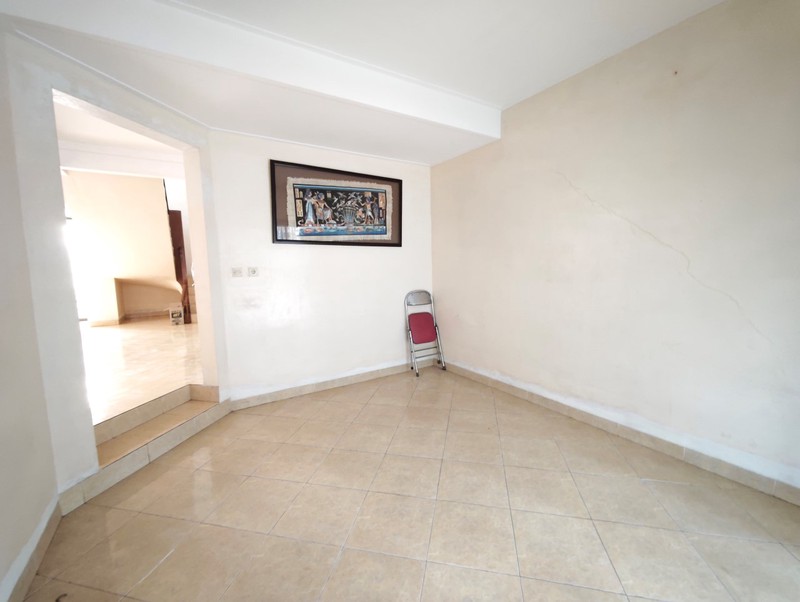 Rumah sudah ditinggikan 100cm dari jalan, cocok untuk dibangun sesuai keinginan pemilik baru di Janur Elok, Kelapa Gading