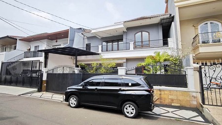 Rumah dengan fungsi kantor, ruang tunggu, ruang direksi, ruang meeting di Janur Elok Kelapa Gading