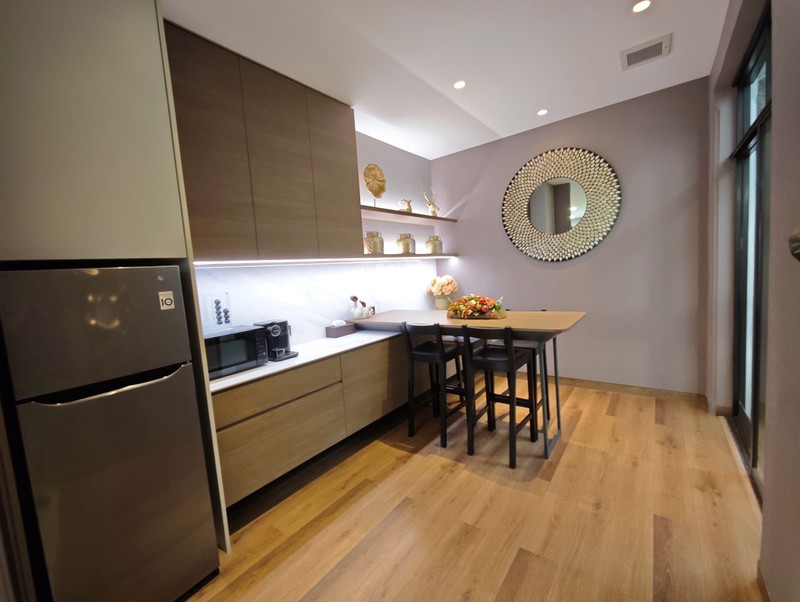 Rumah dengan fungsi kantor, ruang tunggu, ruang direksi, ruang meeting di Janur Elok Kelapa Gading