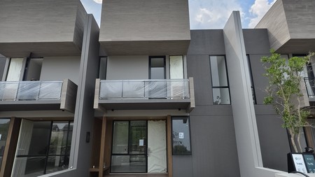 Rumah Modern Strategis Surabaya Timur - Dekat Tol Waru, Kampus, dan Bandara Juanda