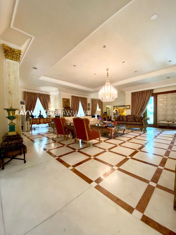 Rumah Mewah Modern Siap Huni Area Menteng Kertosono