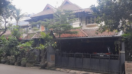 Dijual Rumah 2 Lantai di Kebayoran Baru Jakarta Selatan