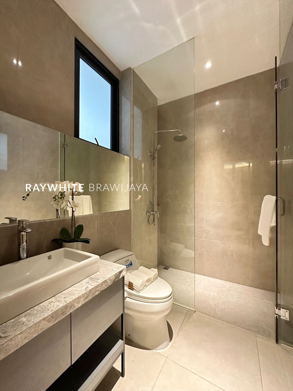 Rumah Modern Minimalis Dalam Lingkungan Tenang Area BSD