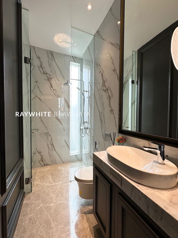 Rumah Modern Siap Huni Lingkungan Tenang Area BSD 