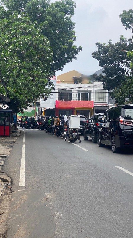 Ruko Gandeng tiga siap pakai di veteran raya