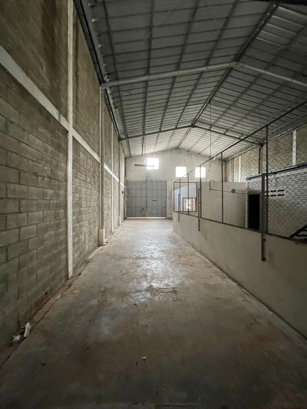 Jarang jual gudang taman tekno bsd city dekat toll in dan out bisa masuk kontainer siap huni