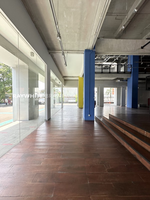 Gedung Ikonik Lokasi Strategis Area Pondok Pinang