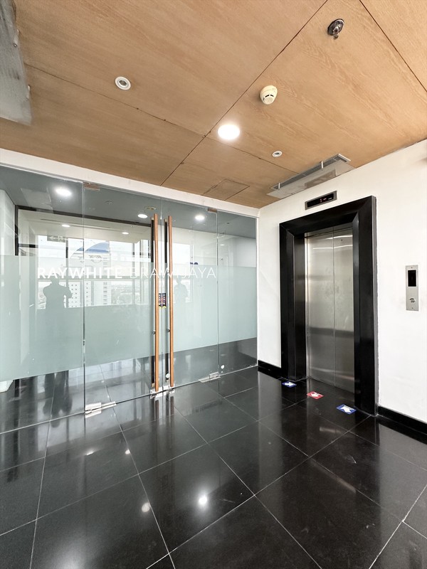 Gedung Ikonik Lokasi Strategis Area Pondok Pinang