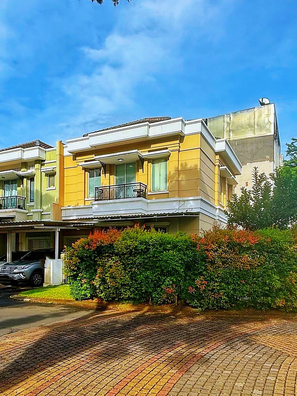 Jual cepat rumah di maxwell utama gading serpong tangerang selatan strategis tengah kota siap huni