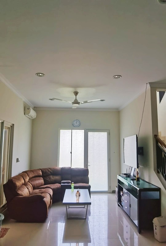 Jual cepat rumah di maxwell utama gading serpong tangerang selatan strategis tengah kota siap huni